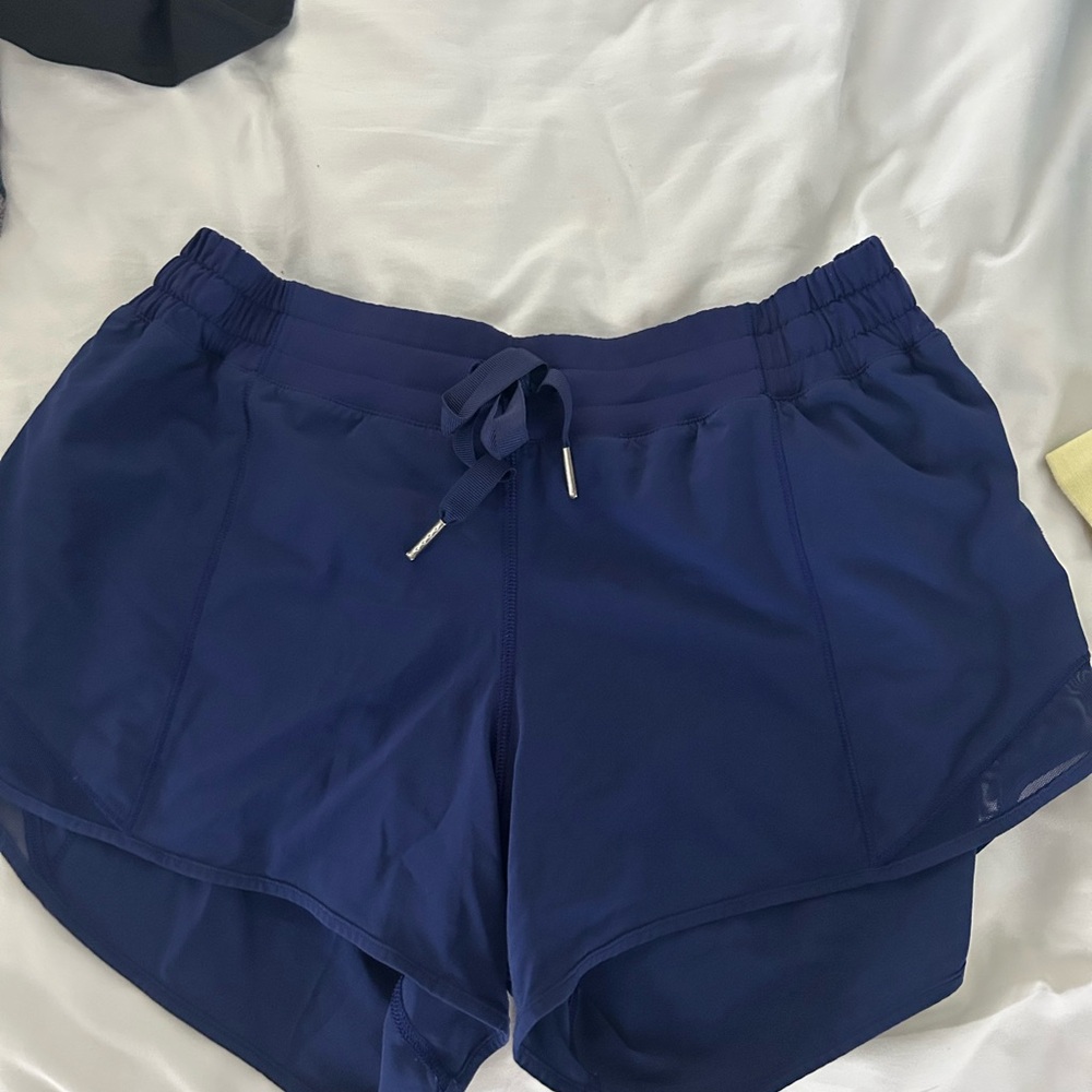 Lululemon Athletica Women’s Navy Hotty Hot Mid-Rise Lined Shorts 4”